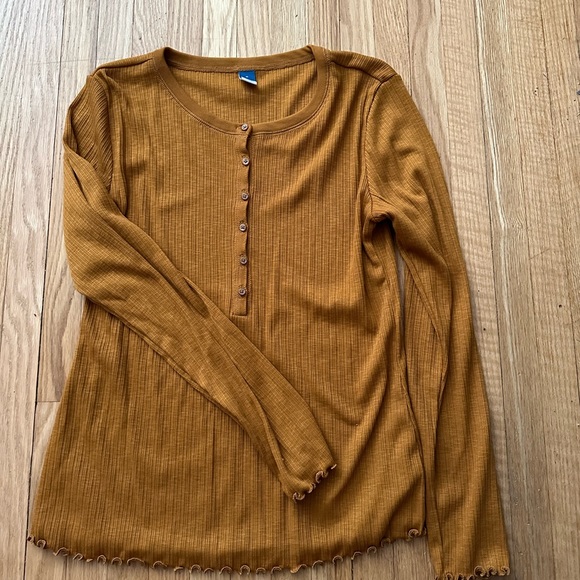 Old navy long sleeve shirt - Picture 1 of 1